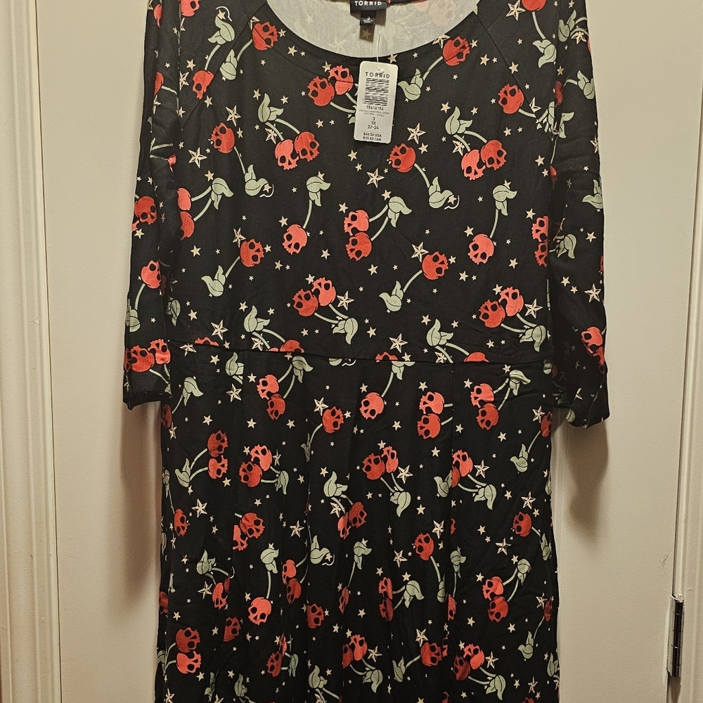 Torrid NWT Skull Cherry Dress 3X - Picture 4 of 5